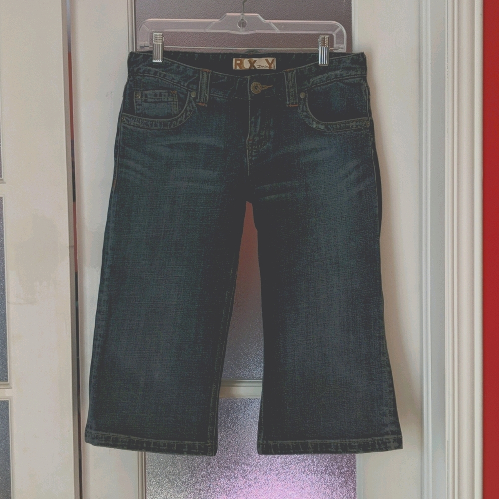 3/$50! Roxy denim 3/4 jeans size 7